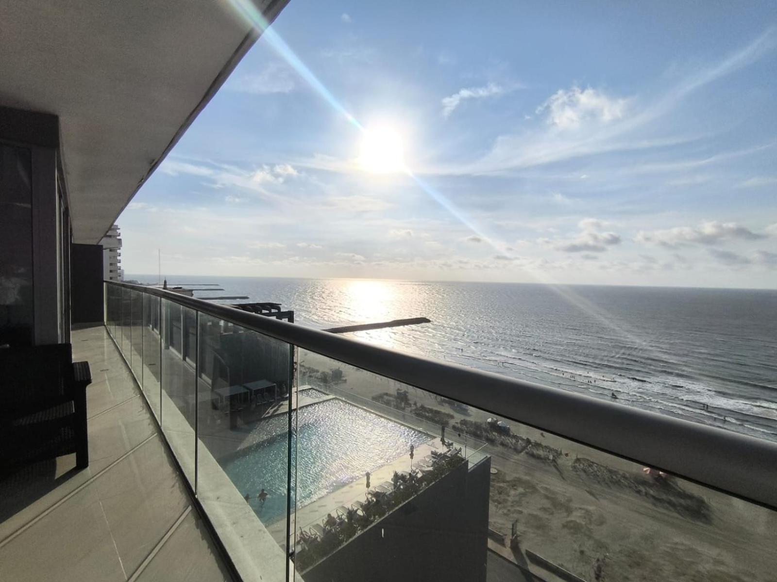 Ocean Front - 5 Stars View Apartamento