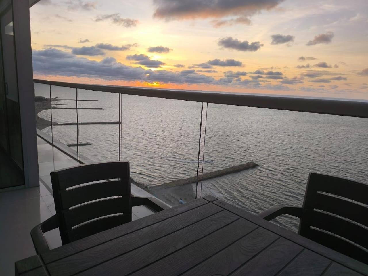 Ocean Front - 5 Stars View *