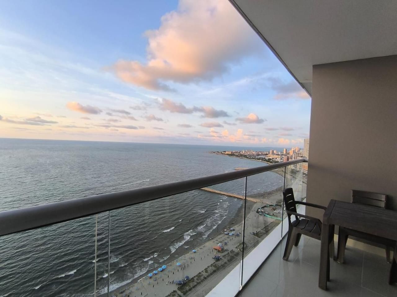 Ocean Front - 5 Stars View Apartamento