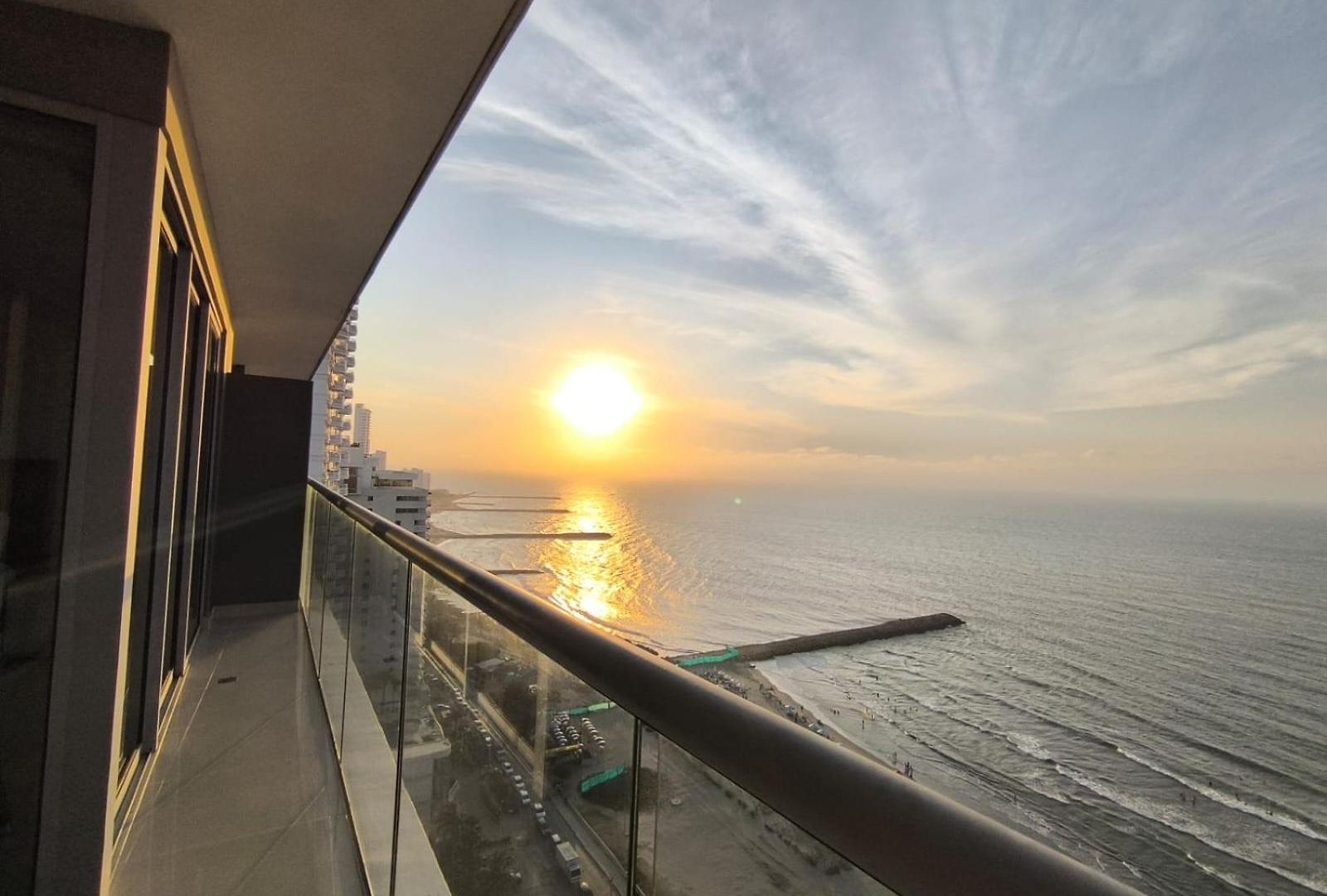 Ocean Front - 5 Stars View Apartamento