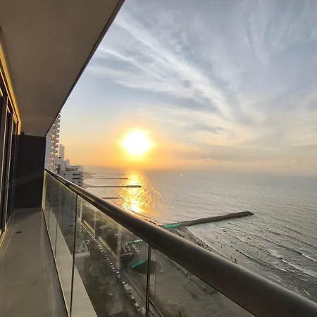 Ocean Front - 5 Stars View Apartamento